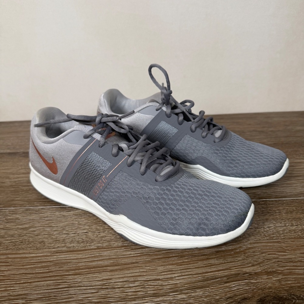 Nike City Trainer 2 Womens 9.5 Gray Rose Gold Training Shoes AA7775-002 EUC
